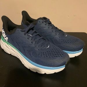 HOKA ONE ONE CLIFTON 7. MENS SIZE 9. NOT USED!!!